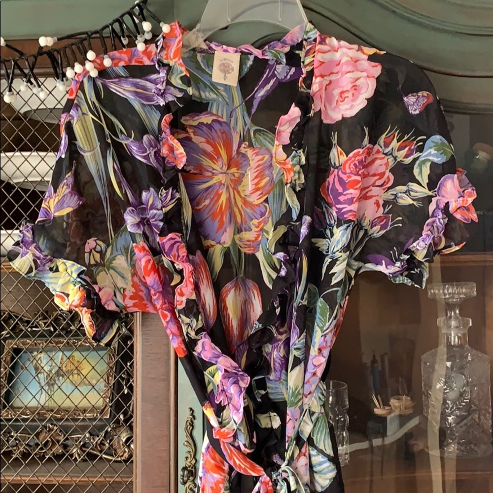 Flower Robe - Picture 2 of 4